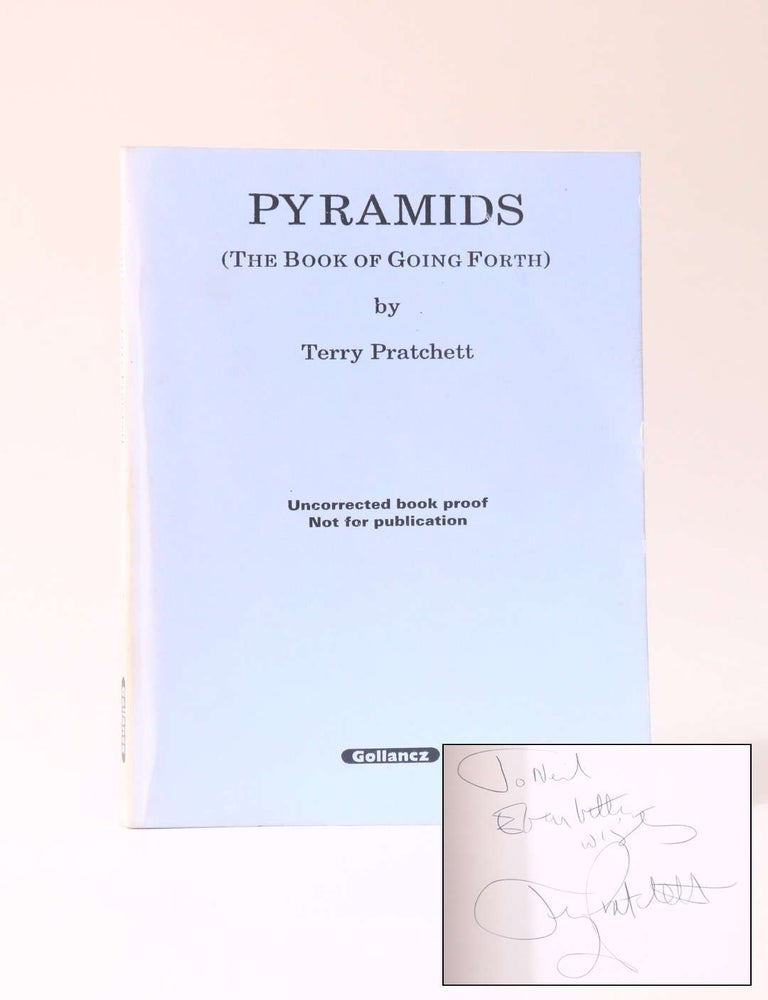 Item #10590 Pyramids (the Book of Going Forth). Terry Pratchett.